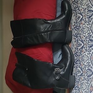 Black, side zipper, tall, below the knee boots.